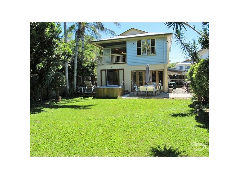 9 Hardiman Street, Woody Point QLD 4019