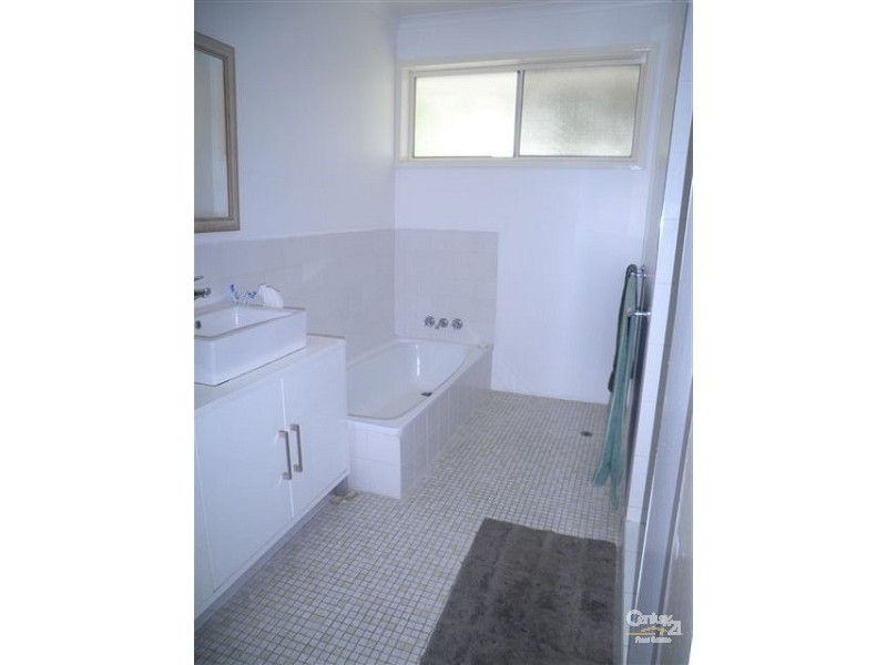 15 Fifth Avenue, Scarborough QLD 4020