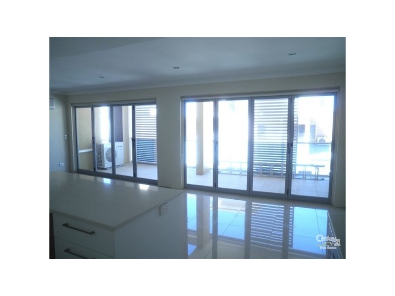 17/8 Georgina Street, Woody Point QLD 4019