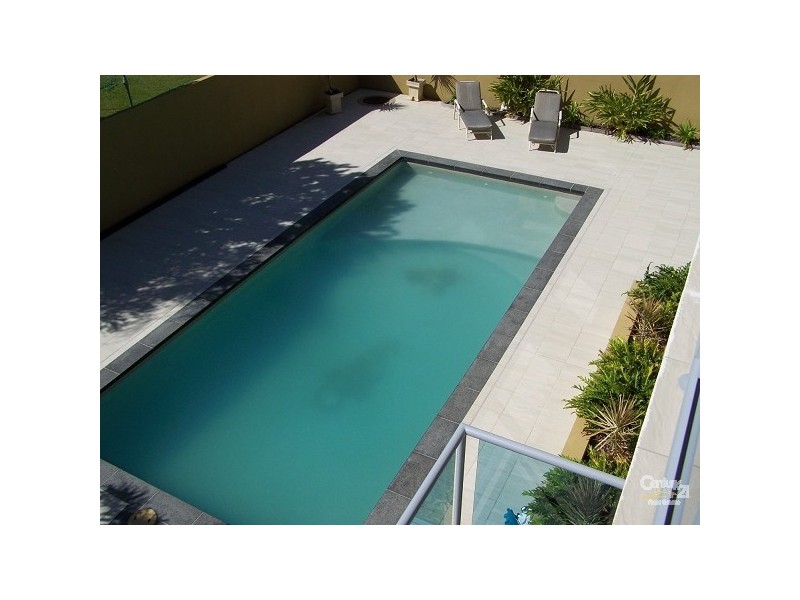 11/8-10 Georgina Street, Woody Point QLD 4019