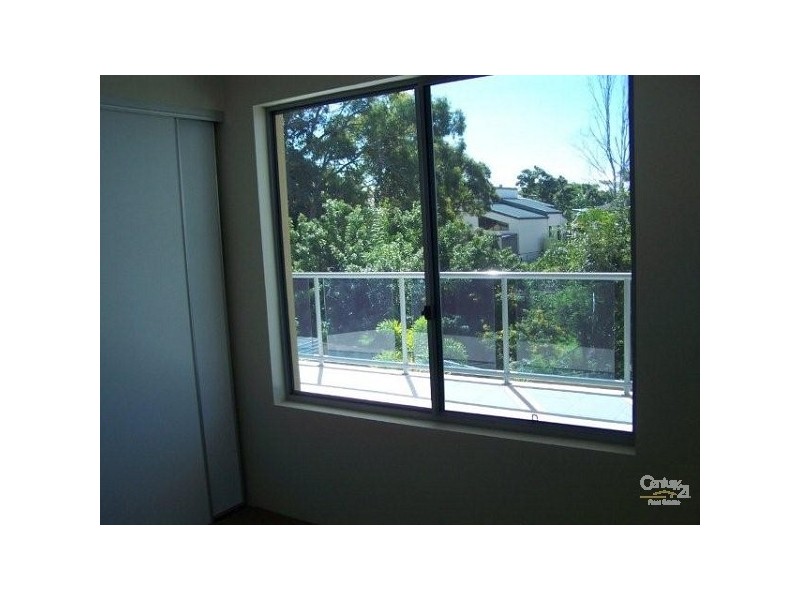 11/8-10 Georgina Street, Woody Point QLD 4019