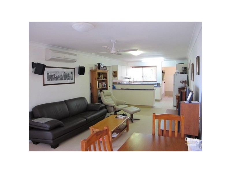 1/117 Prince Edward Parade, Scarborough QLD 4020