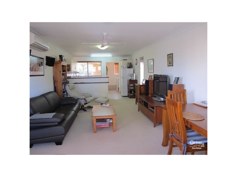 1/117 Prince Edward Parade, Scarborough QLD 4020