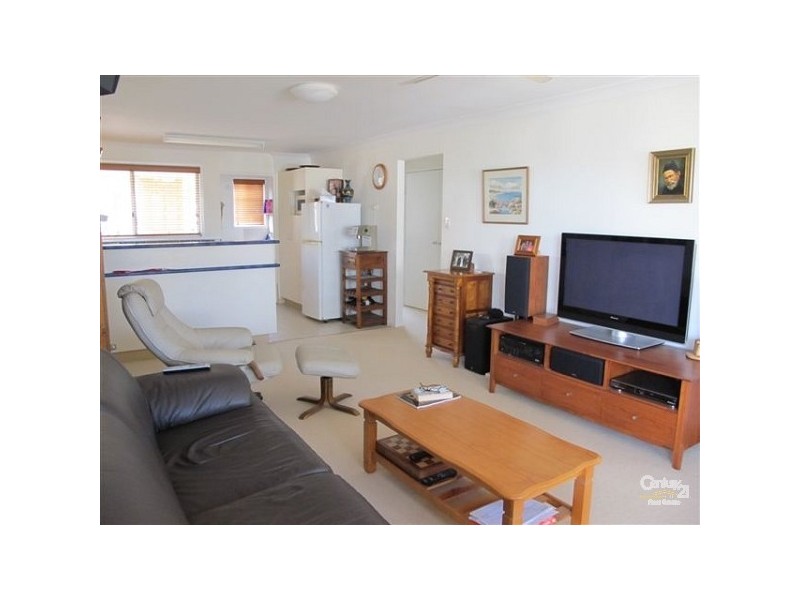 1/117 Prince Edward Parade, Scarborough QLD 4020