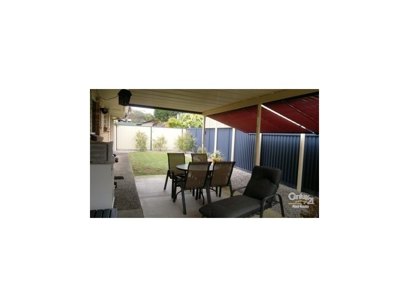 3 Hinton St, Redcliffe QLD 4020