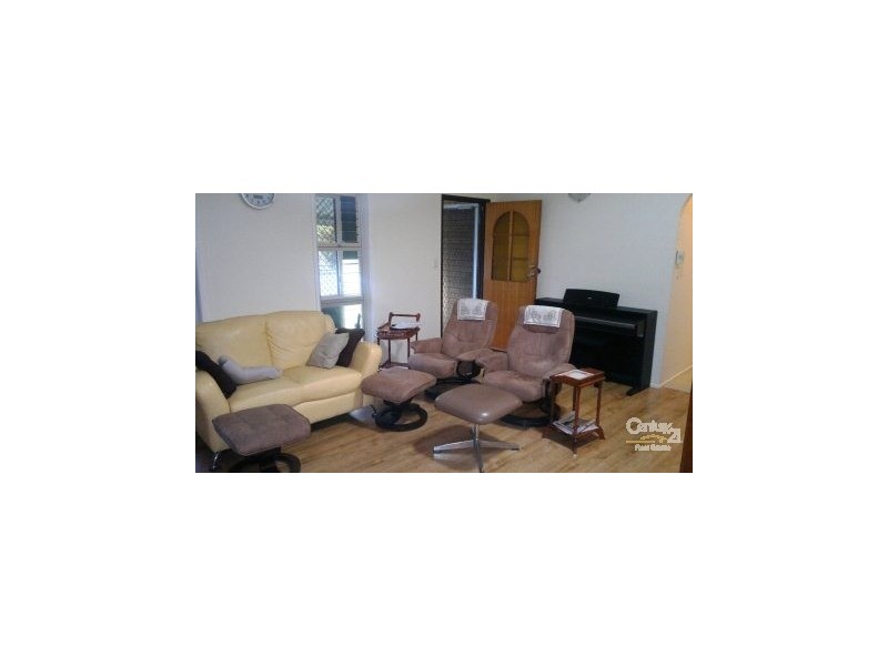 3 Hinton St, Redcliffe QLD 4020