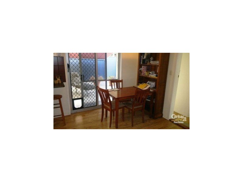 3 Hinton St, Redcliffe QLD 4020