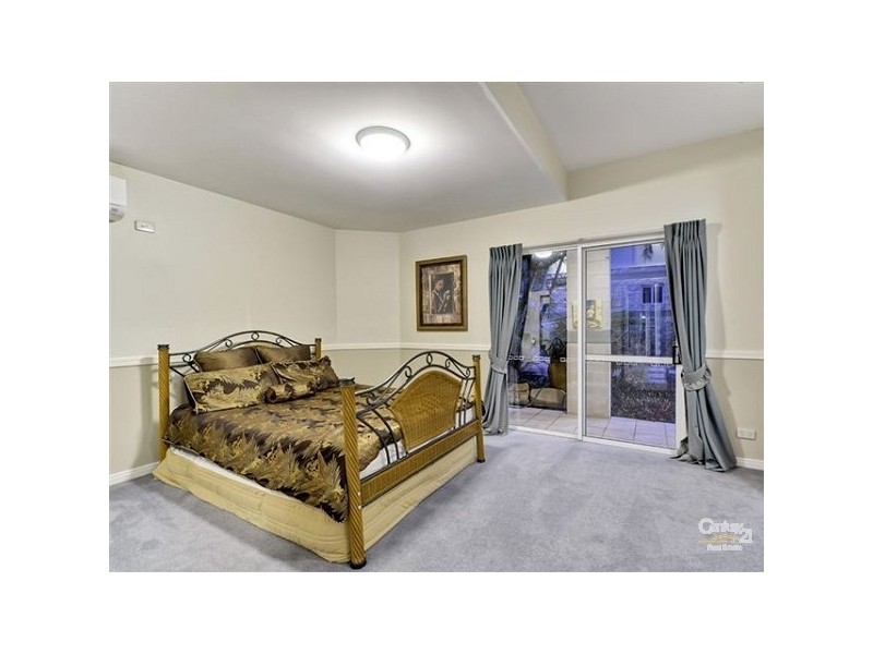 74 Prince Edward Parade, Redcliffe QLD 4020