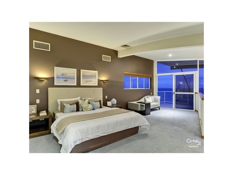 74 Prince Edward Parade, Redcliffe QLD 4020