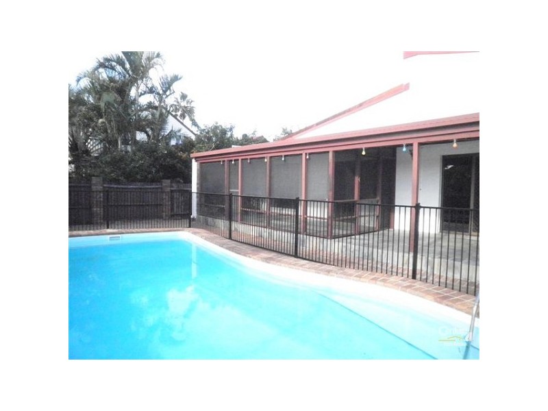 3 Courageous Crt, Newport QLD 4020