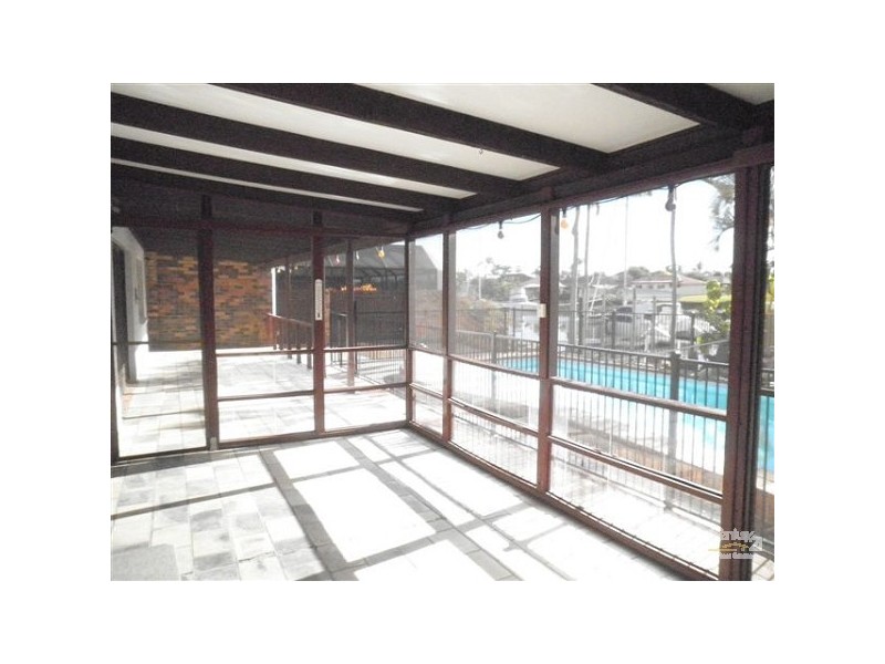 3 Courageous Crt, Newport QLD 4020