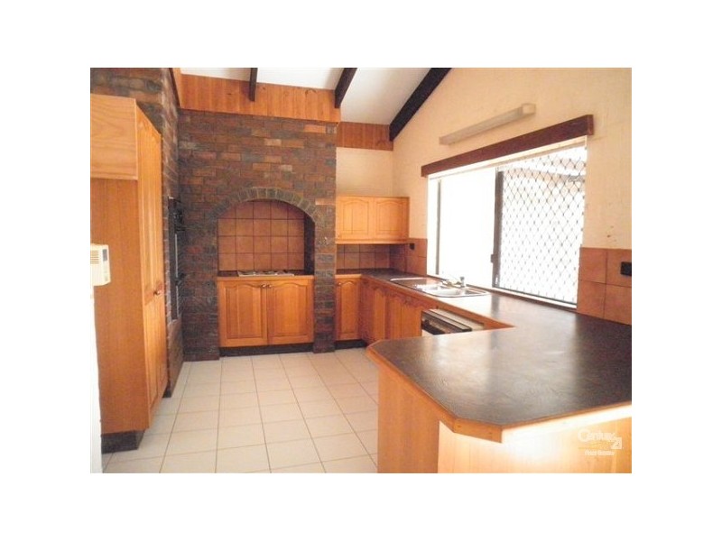 3 Courageous Crt, Newport QLD 4020