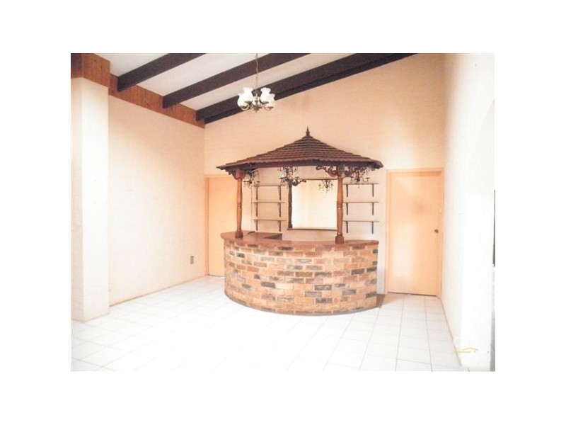 3 Courageous Crt, Newport QLD 4020