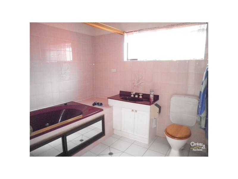 3 Courageous Crt, Newport QLD 4020