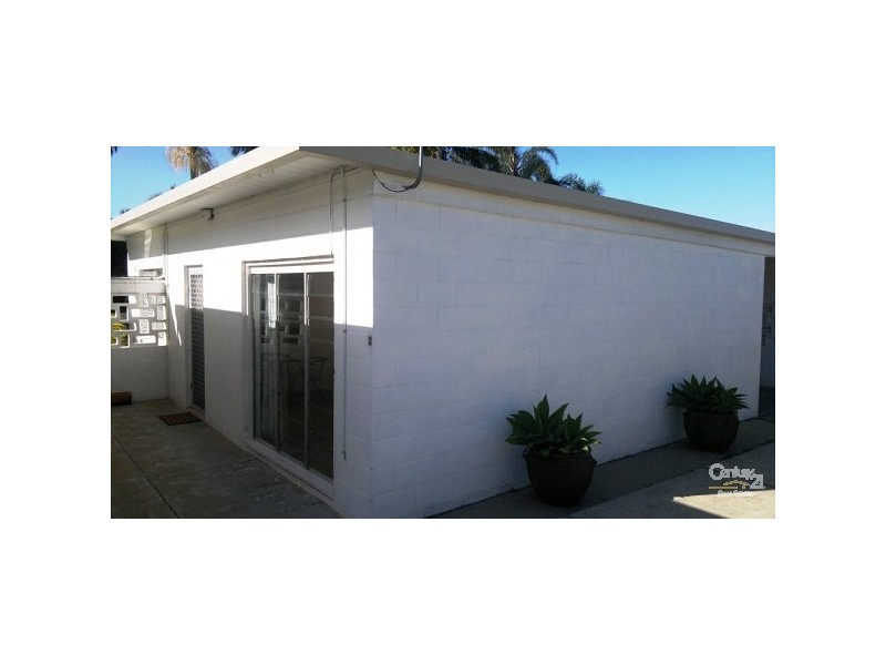 2/11 Centaur St, Redcliffe QLD 4020