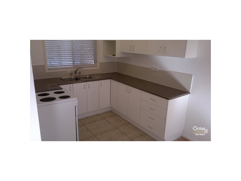 2/11 Centaur St, Redcliffe QLD 4020