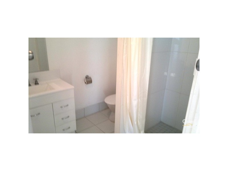 2/11 Centaur St, Redcliffe QLD 4020