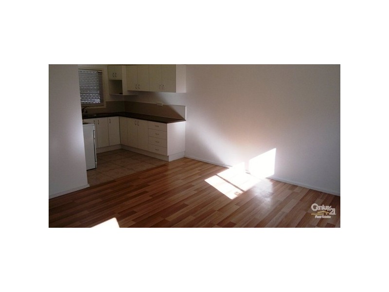 2/11 Centaur St, Redcliffe QLD 4020