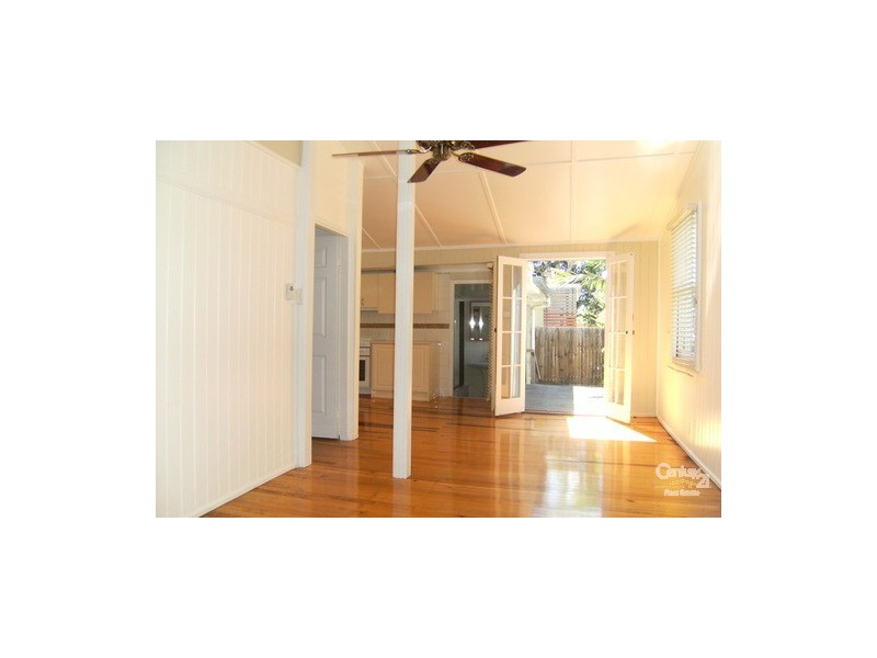 1/34 Donald Street, Woody Point QLD 4019