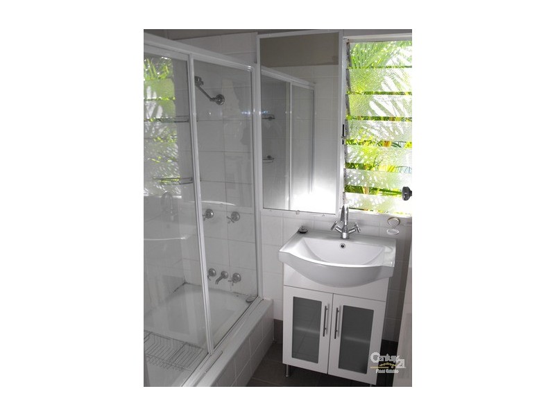 2/34 Donald Street, Woody Point QLD 4019