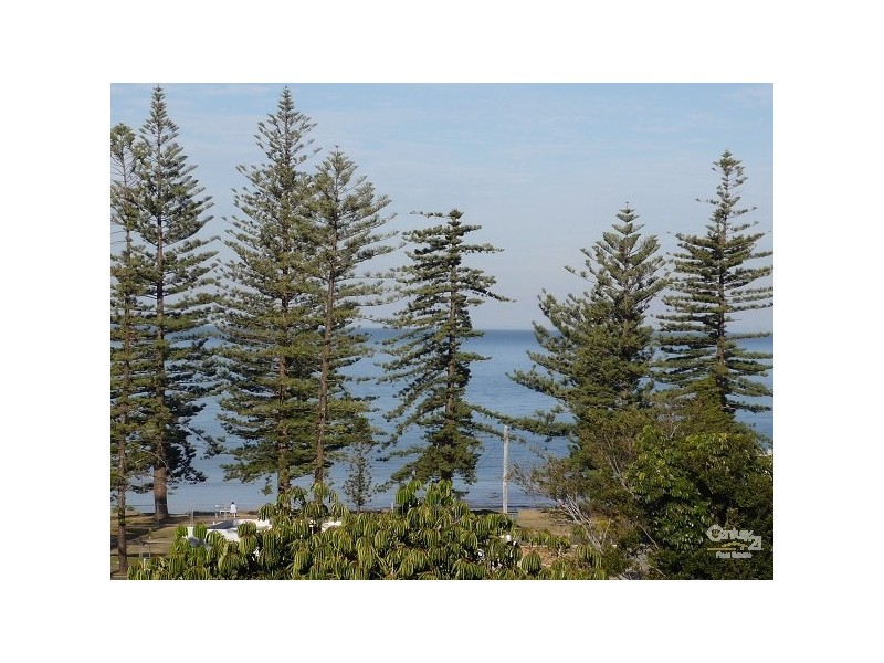 11/3 ROCK STREET, Scarborough QLD 4020