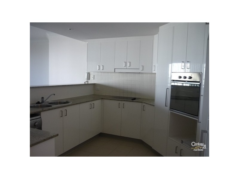 11/3 ROCK STREET, Scarborough QLD 4020