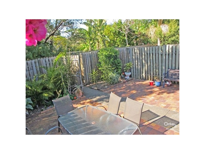 2/9 Queen Street, Scarborough QLD 4020