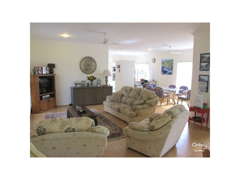 4 Kristen Ct, Redcliffe QLD 4020