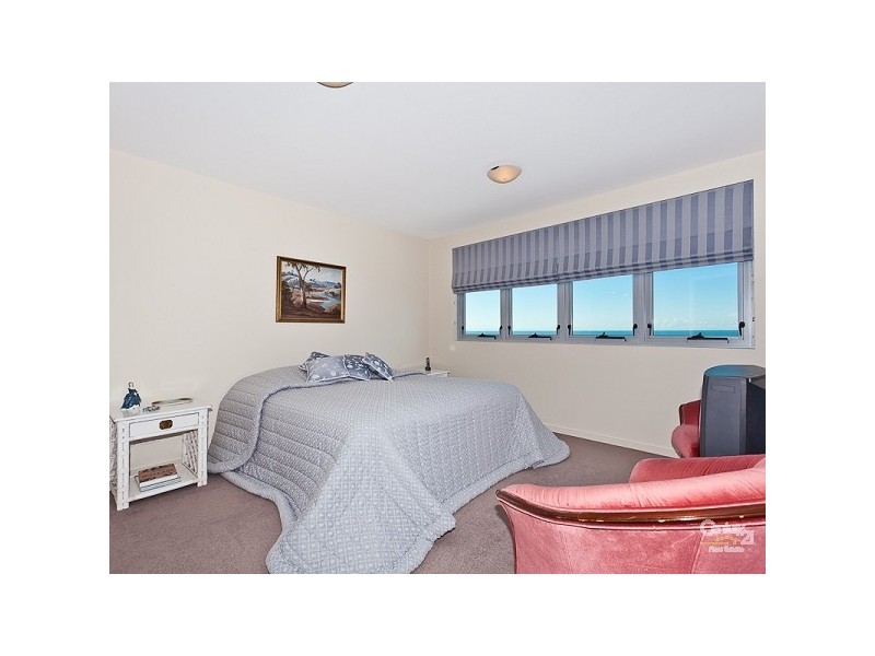 25/142 Prince Edward Parade, Scarborough QLD 4020