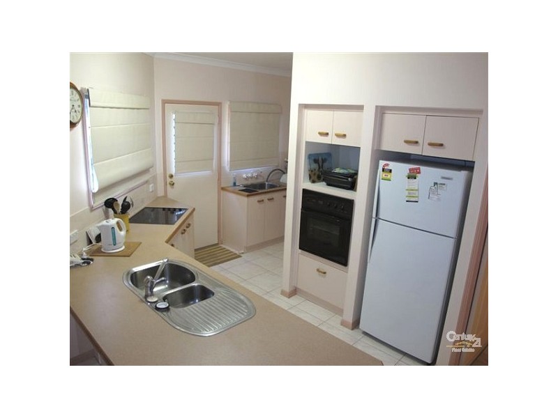 1/550 Oxley Avenue, Redcliffe QLD 4020