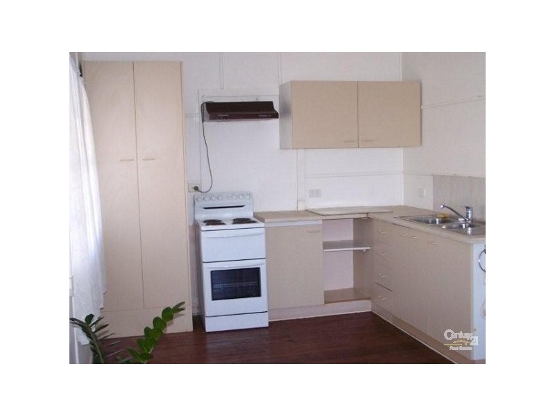 6 Caroline Street, Woody Point QLD 4019