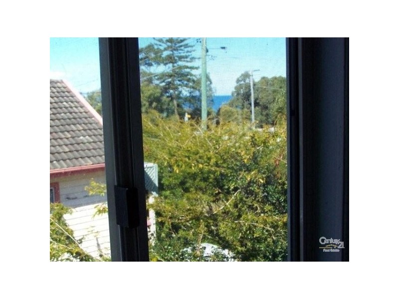 6 Caroline Street, Woody Point QLD 4019