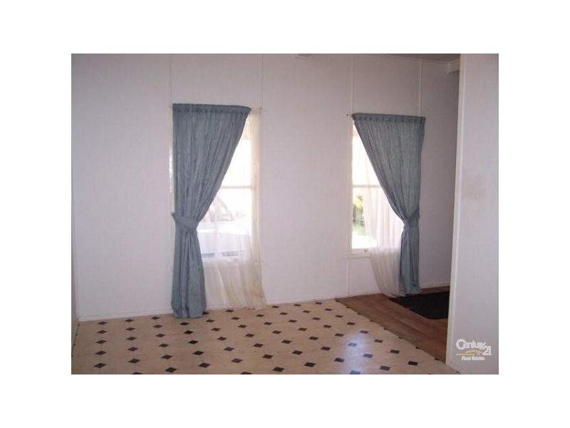 6 Caroline Street, Woody Point QLD 4019