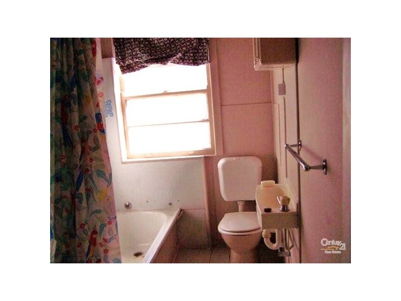 6 Caroline Street, Woody Point QLD 4019