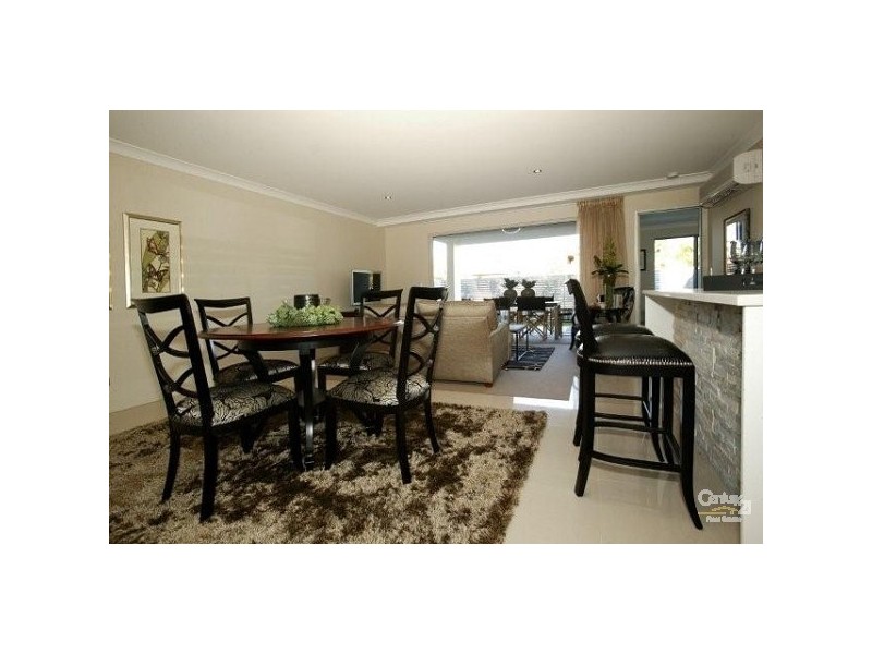 2/8-10 Georgina Street, Woody Point QLD 4019