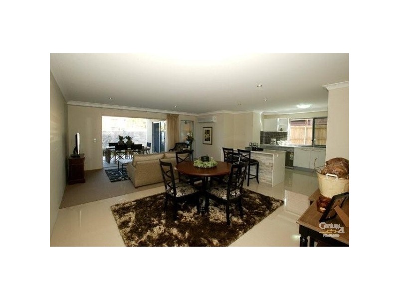 2/8-10 Georgina Street, Woody Point QLD 4019