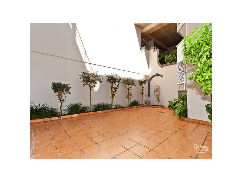 5/94 Prince Edward Parade, Redcliffe QLD 4020