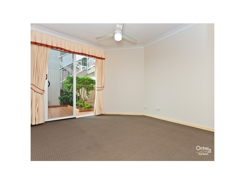 5/94 Prince Edward Parade, Redcliffe QLD 4020