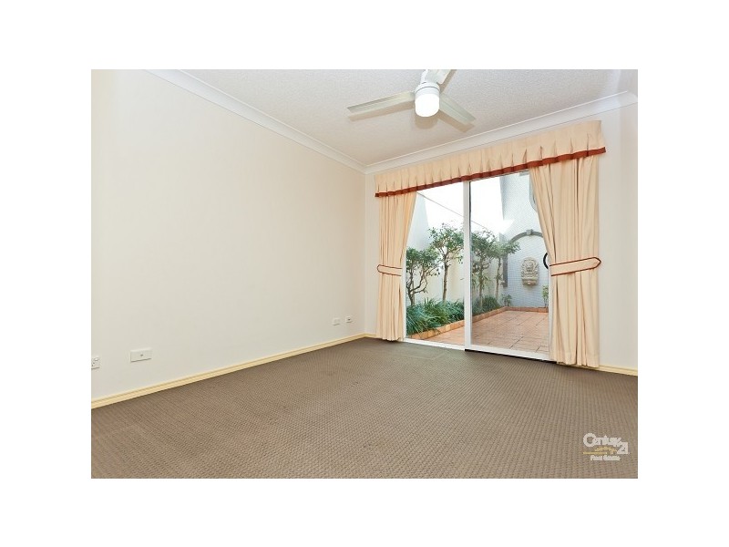 5/94 Prince Edward Parade, Redcliffe QLD 4020