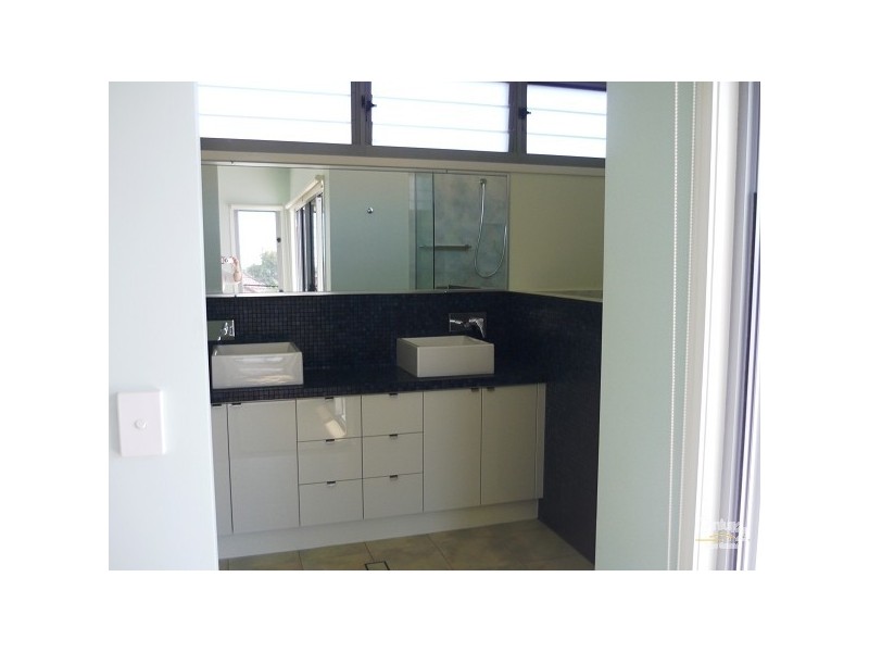 7 Pearl Street, Scarborough QLD 4020