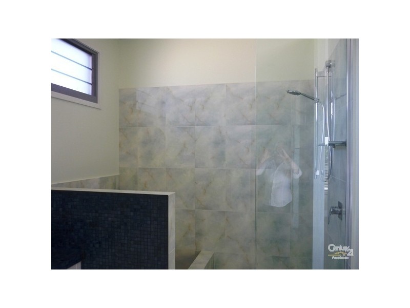 7 Pearl Street, Scarborough QLD 4020