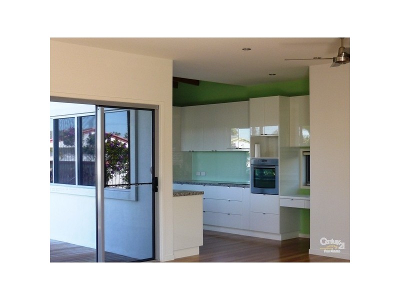 7 Pearl Street, Scarborough QLD 4020