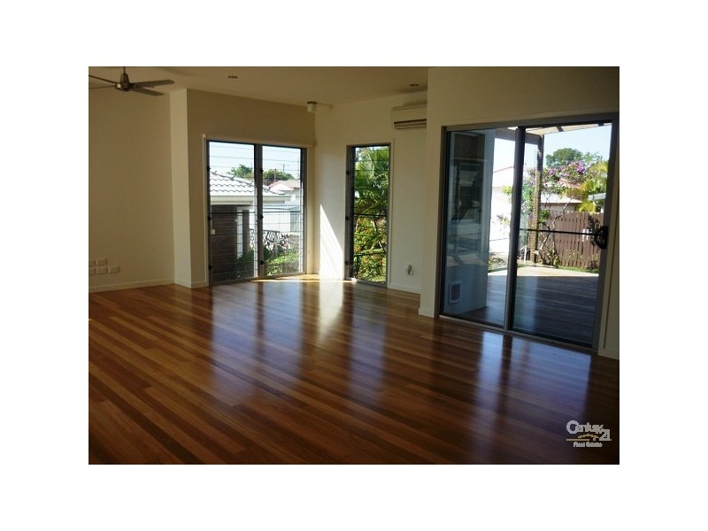 7 Pearl Street, Scarborough QLD 4020