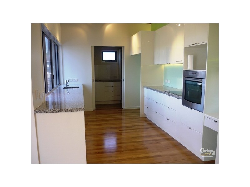 7 Pearl Street, Scarborough QLD 4020