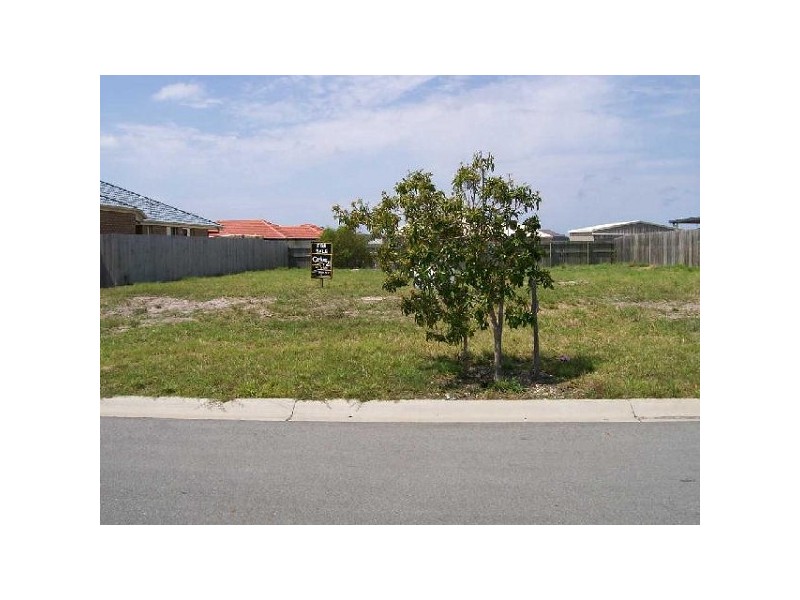 12 Wategoes St, Sandstone Point QLD 4511