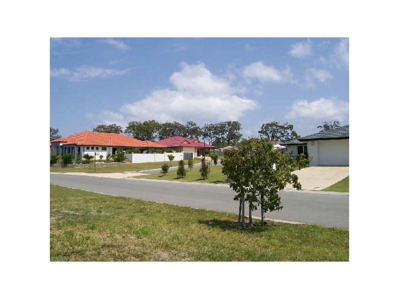 12 Wategoes St, Sandstone Point QLD 4511