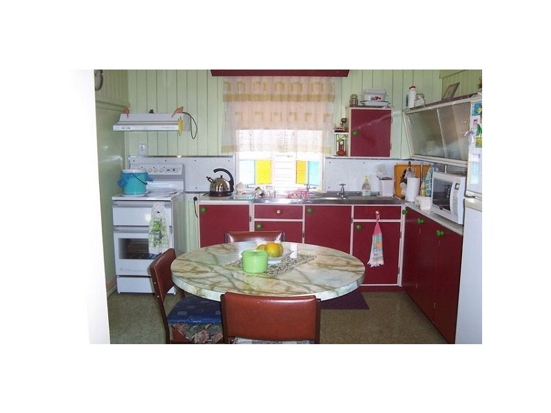 31 Sinclair Street, Bowen QLD 4805