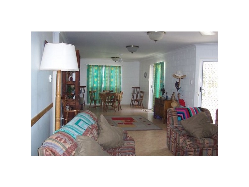 63 Esplanade, QUEENS BEACH, Bowen QLD 4805