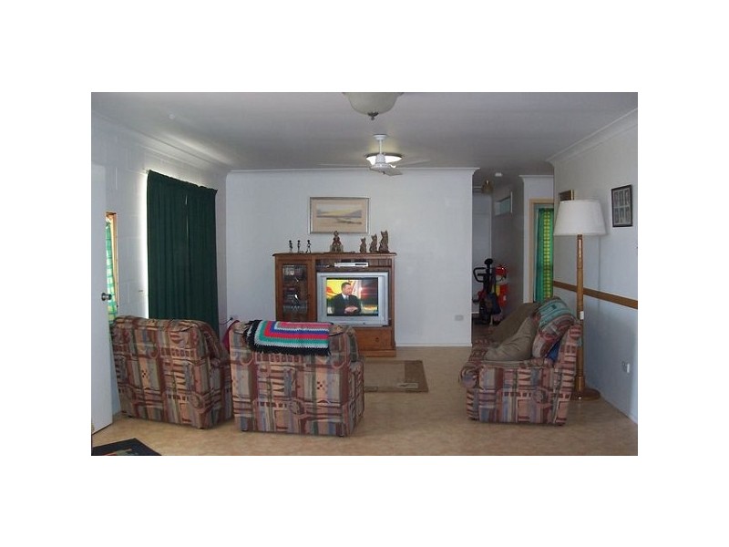 63 Esplanade, QUEENS BEACH, Bowen QLD 4805