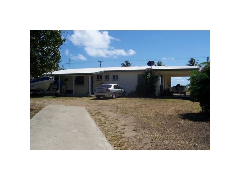 63 Esplanade, QUEENS BEACH, Bowen QLD 4805